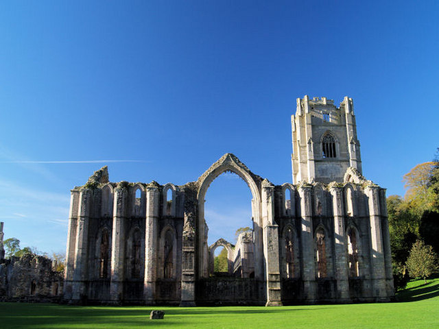 File:Fountains Abbey, 1.jpg