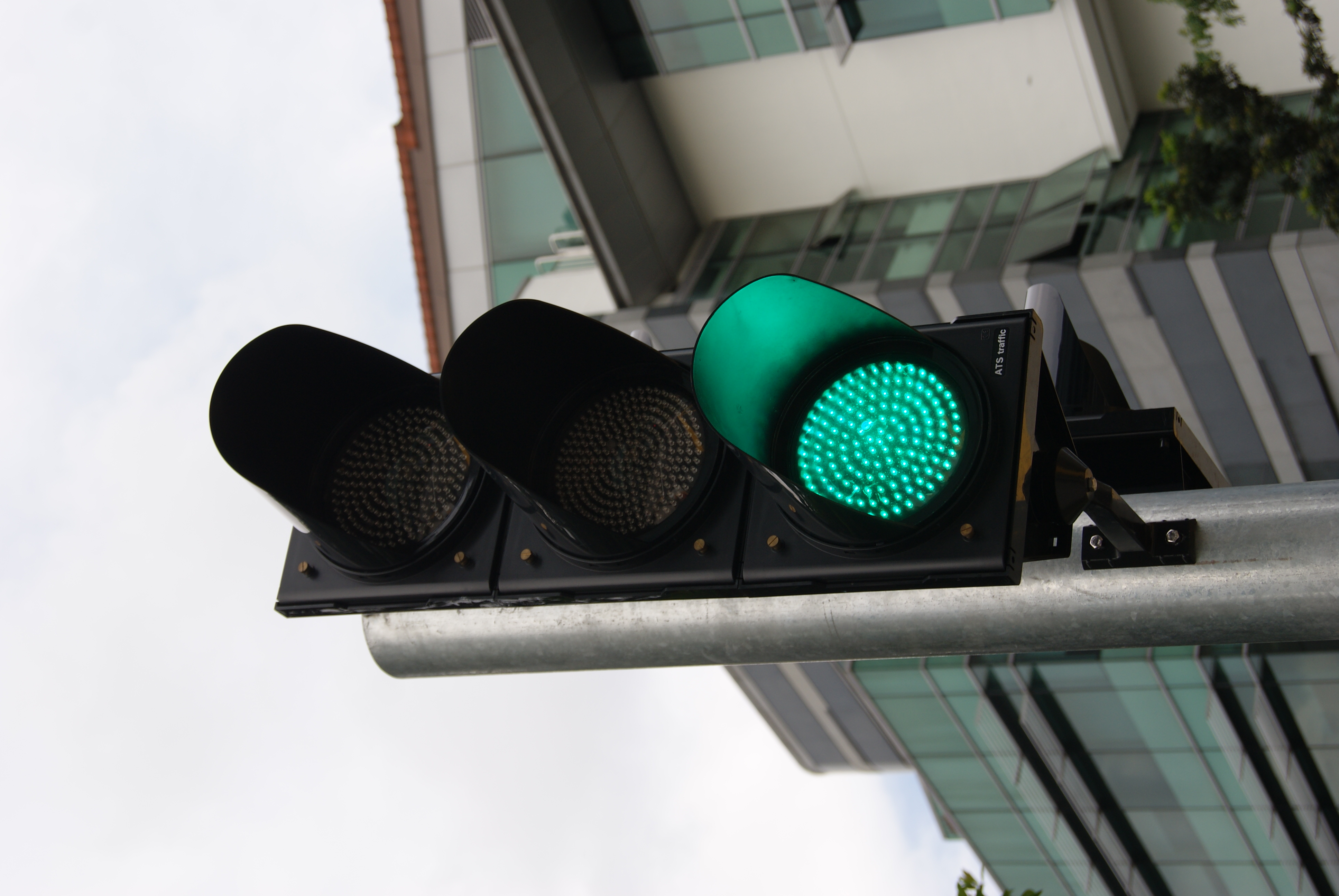 Светофоры всегда зеленые. Светофор. Зеленый светофор. Зеленый цвет светофора. Зеленый свет светофора.