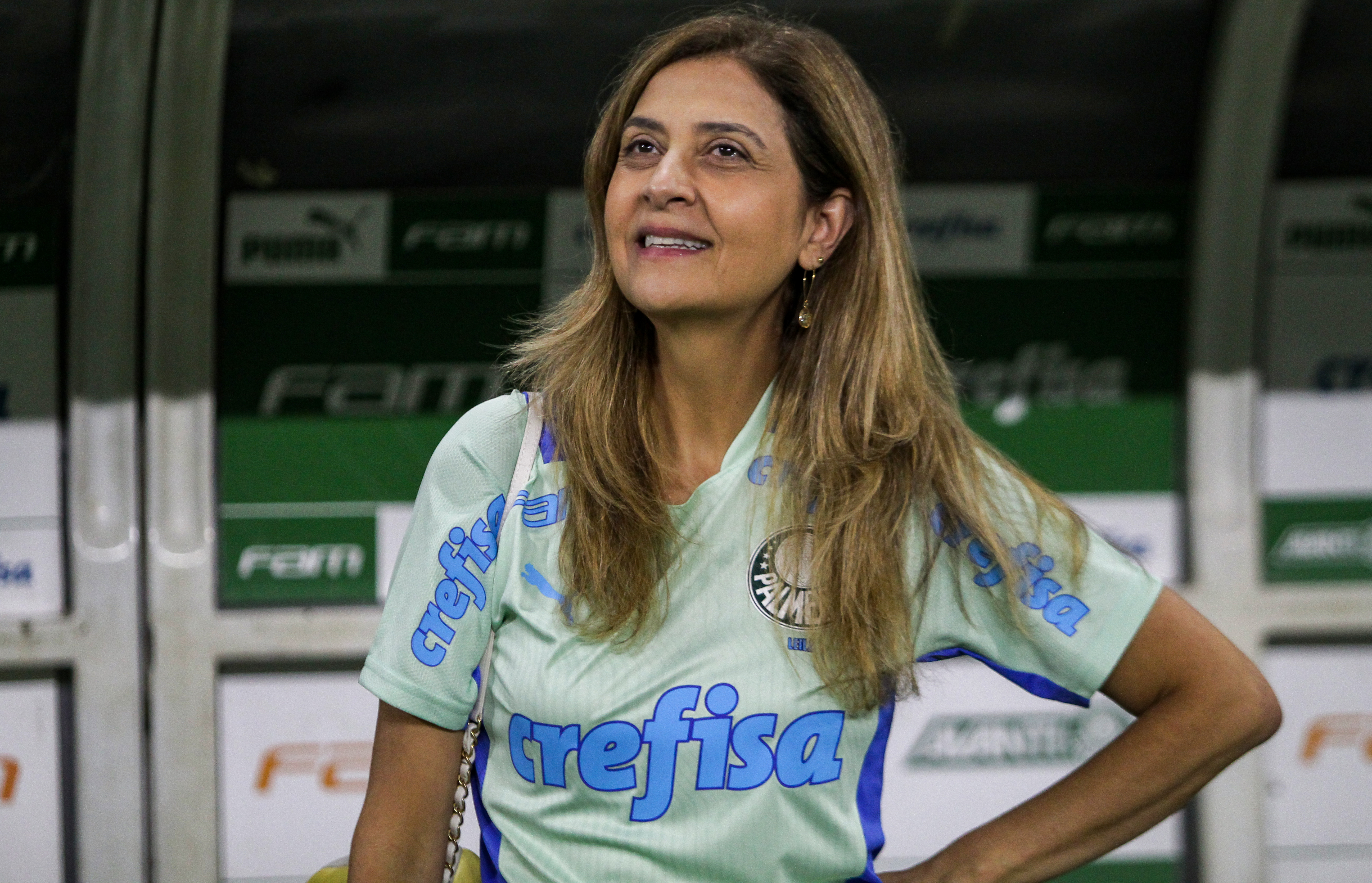 Leila Pereira, presidente do Palmeiras, em partida contra o Athletico Paranaense, no Allianz Parque, válida pela 15ª rodada do Campeonato Brasileiro de 2022.