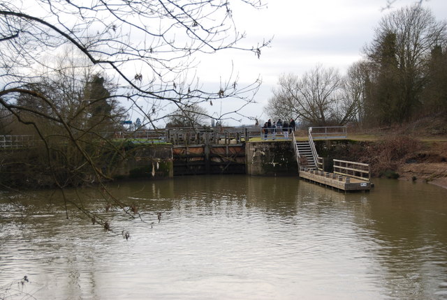 File:Lock, River Medway, East Peckham - geograph.org.uk - 1159133.jpg