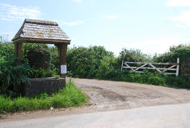 File:Milk Churn Table at the entrance to Woodcombe Farm - geograph.org.uk - 826065.jpg