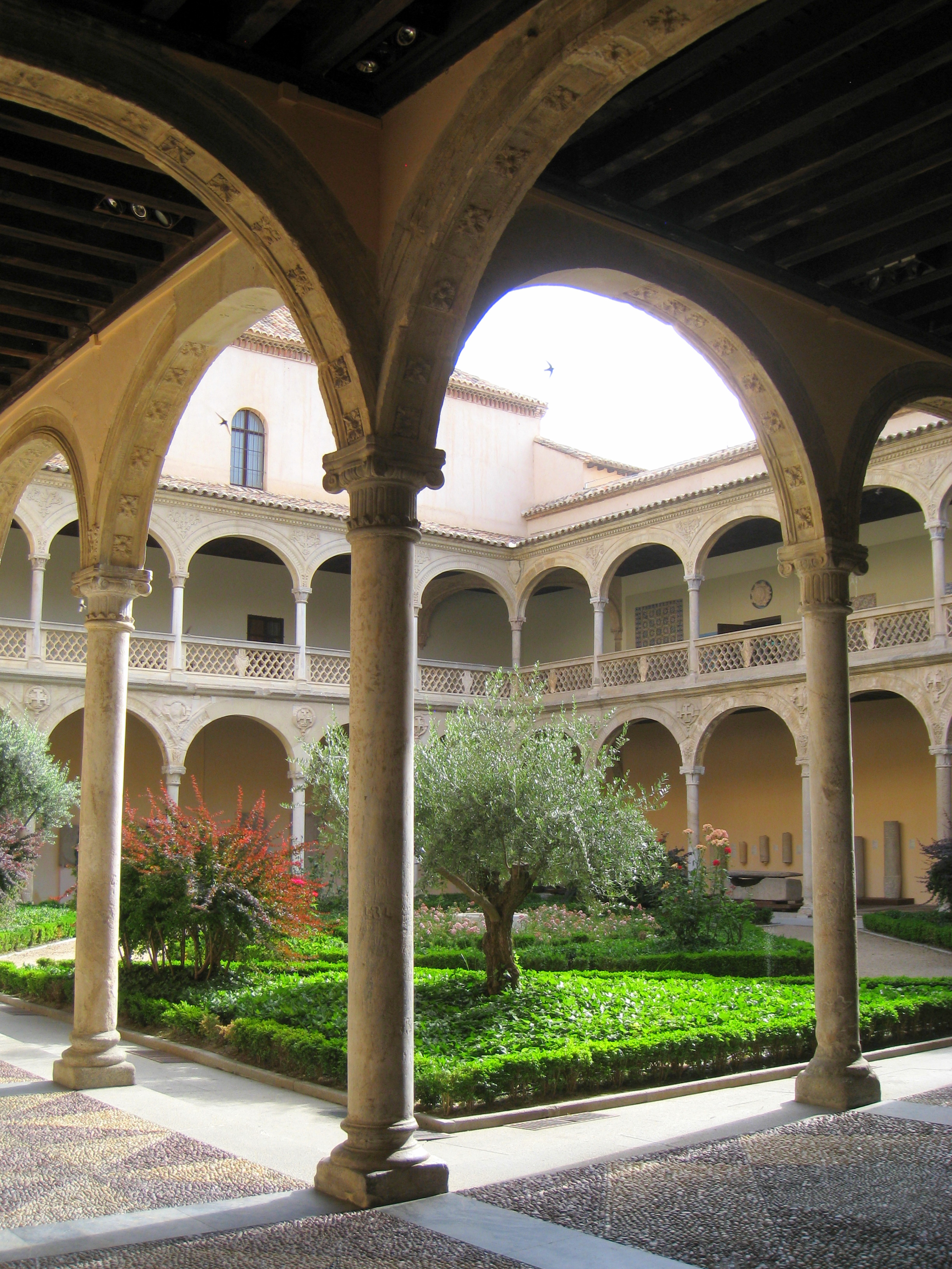 File Museo de Santa Cruz Toledo couryard 1.JPG Wikimedia Commons