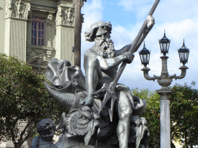 File:Neptuno riobamba.JPG