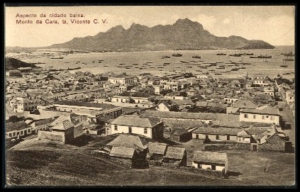 Mindelo e o Porto Grande com o Monte Cara ao fundo, São Vicente, Cabo Verde