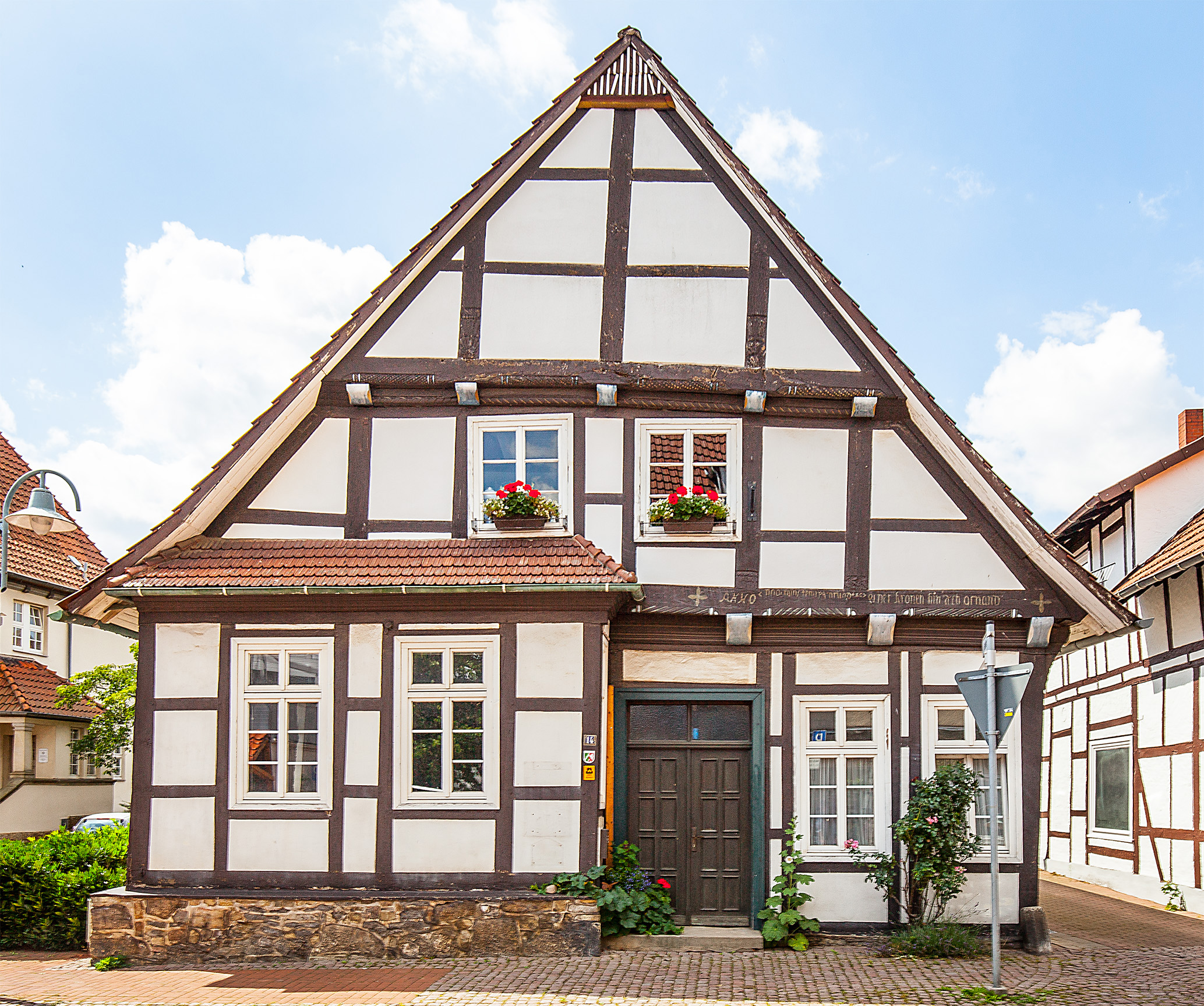 Дом под фахверк. Фахверк баварский стиль. Фахверковые постройки в Германии 15 век. Архитектура Германии фахверк. Стиль фахверк Бавария.