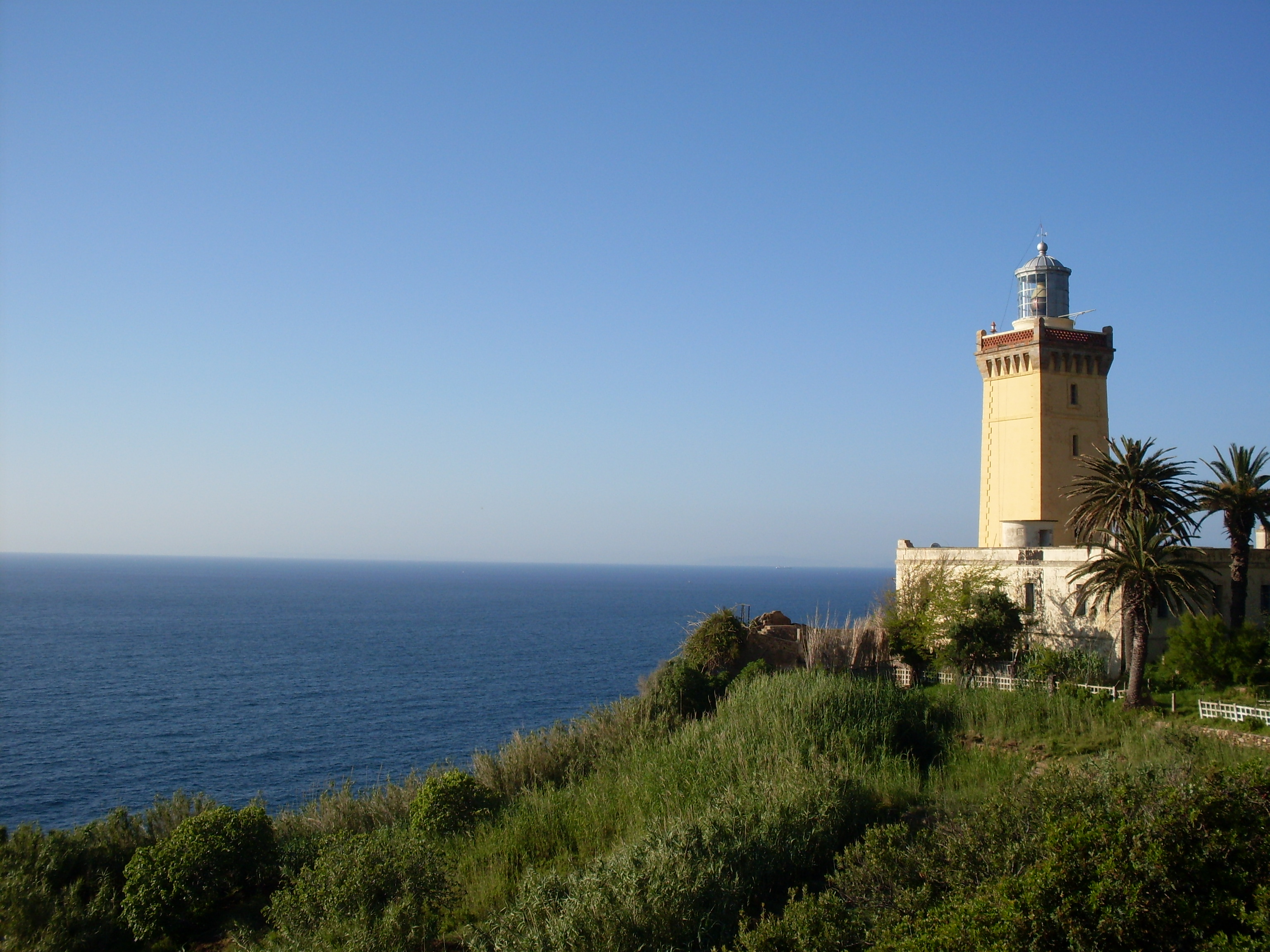 File:Phare à Tanger.JPG - Wikimedia Commons