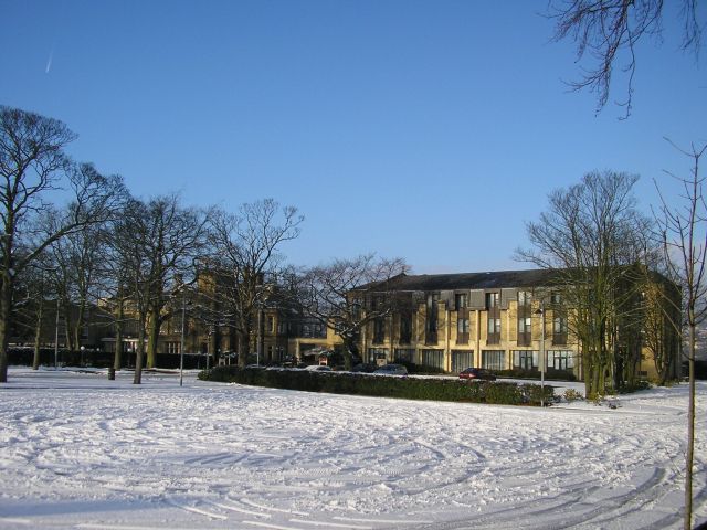 File:Ramada Jarvis Hotel, Bingley on Christmas Day - geograph.org.uk - 1636064.jpg