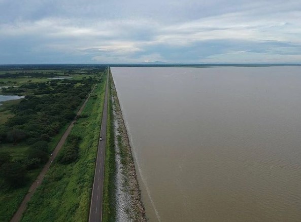 File:Represa calabozo venezuela.jpg