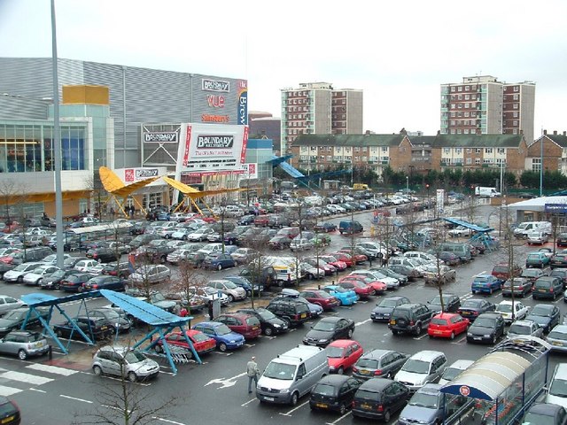 File:Romford Shopping Centre - geograph.org.uk - 337663.jpg