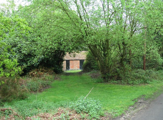 Shed On The Common - geograph.org.uk - 790558