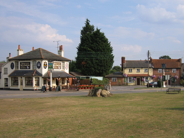 File:Two pubs at Shinfield - geograph.org.uk - 39408.jpg