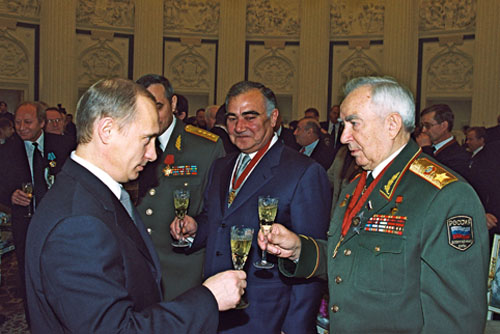 File:Vladimir Putin 22 November 2001-5.jpg