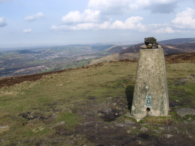 File:Wild Bank Hill Trig Point S2641 - geograph.org.uk - 1191255.jpg
