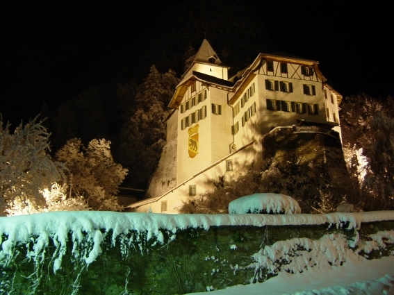 File:Winter schloss 04.jpg