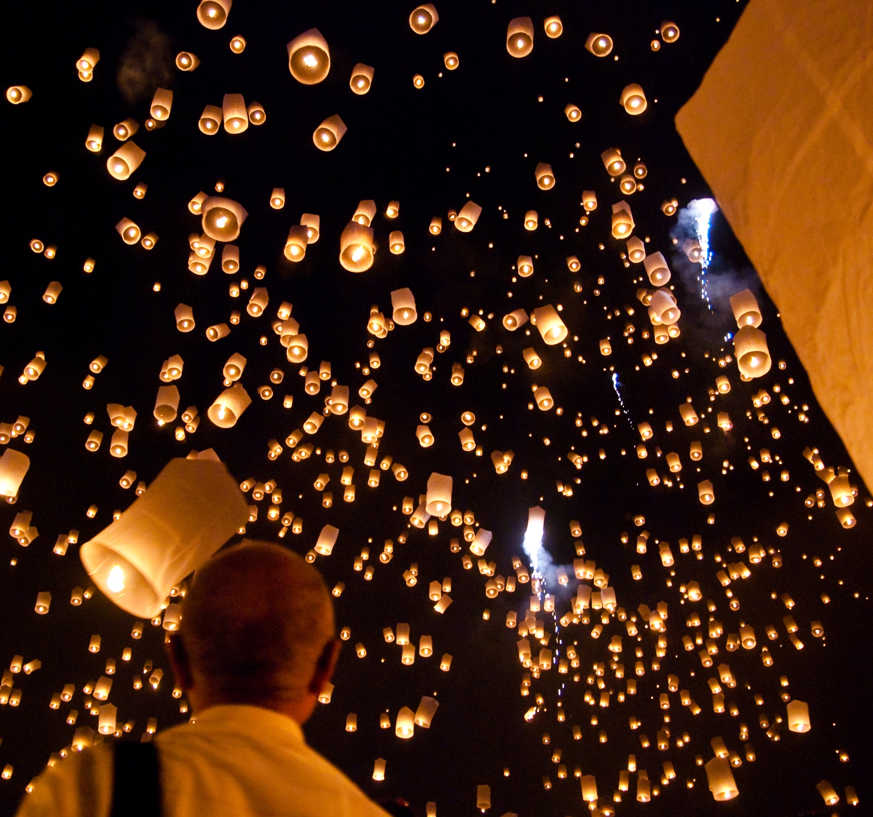 FileYi peng sky lantern festival San Sai Thailand.jpg Wikipedia