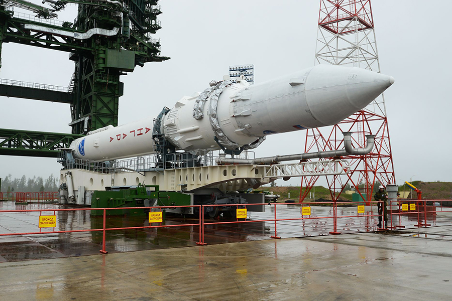Установка ракеты «Союз-2.1б» на космодроме Восточный
