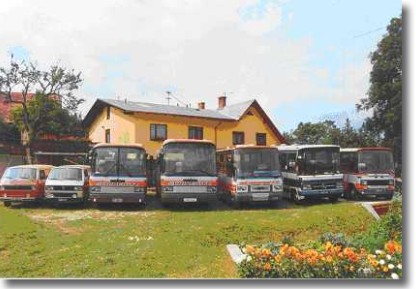 File:Autobusunternehmen Schinewitz Fuhrpark Firmenübergabe 1992.jpg