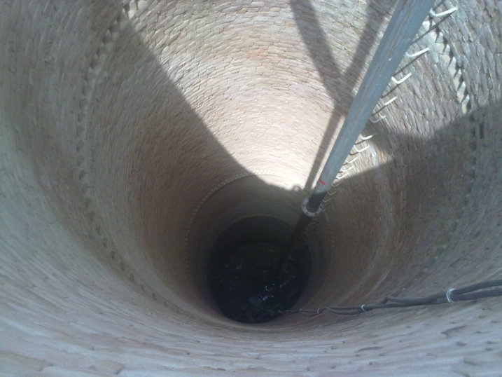 File:Borehole tubewell.jpg