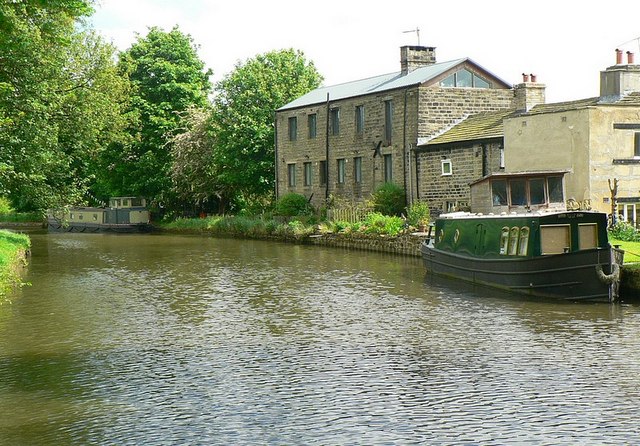 File:Buildings at Dowley Gap - geograph.org.uk - 1350231.jpg