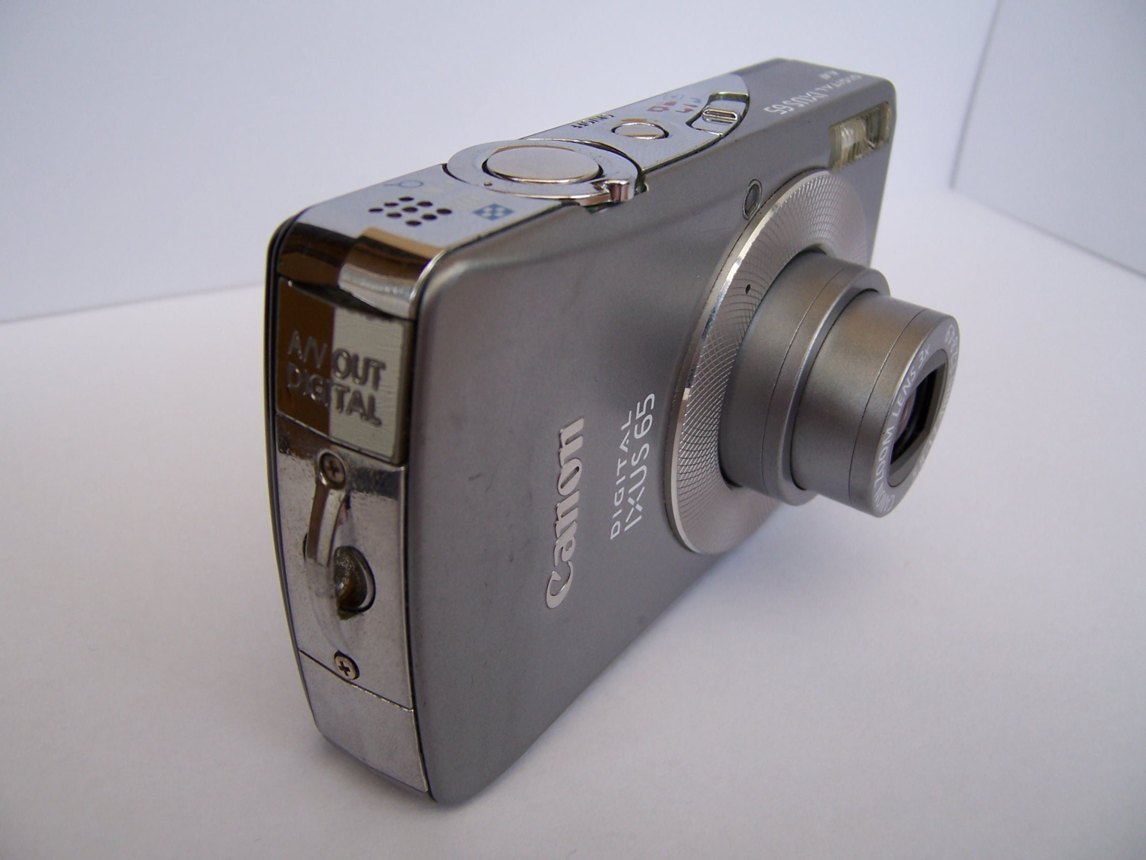 File:Canon Digital IXUS 65 (05).jpg - Wikimedia Commons