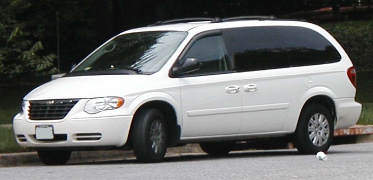 2006 chrysler town and country van