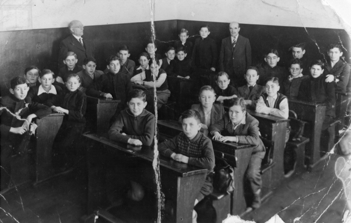 File:Class in the Hebrew Realgymnasium of Kaunas.png