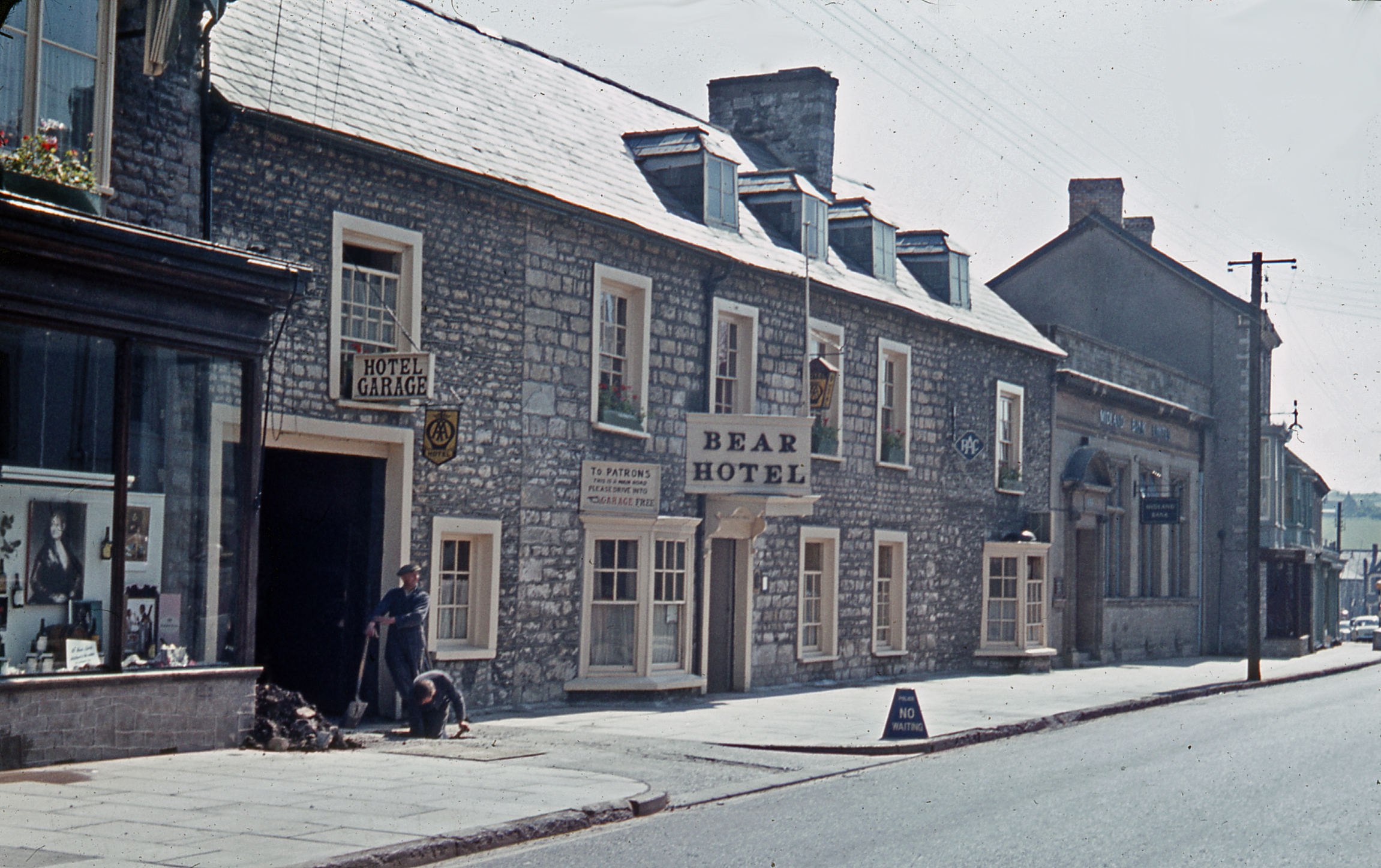 Bear Inn, Cowbridge