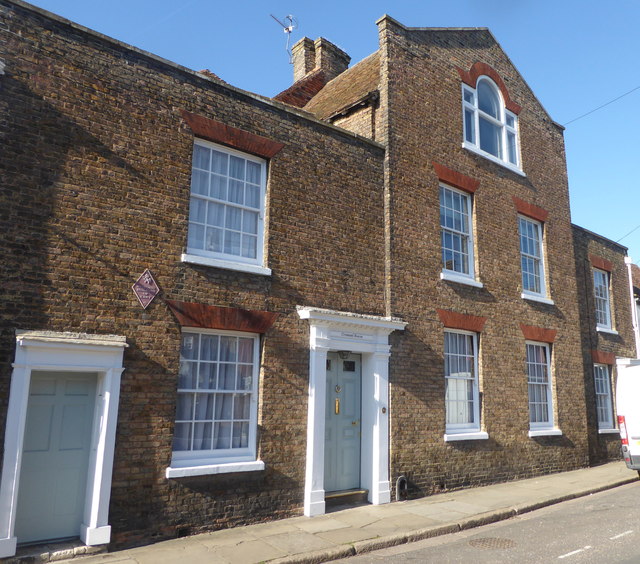 File:Cramond House, Sandwich - geograph.org.uk - 6071133.jpg