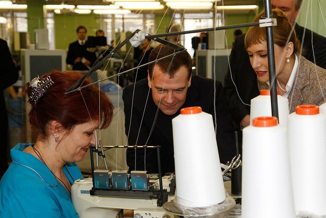 File:Dmitry Medvedev in Smolensk Oblast, April 2011-2.jpeg