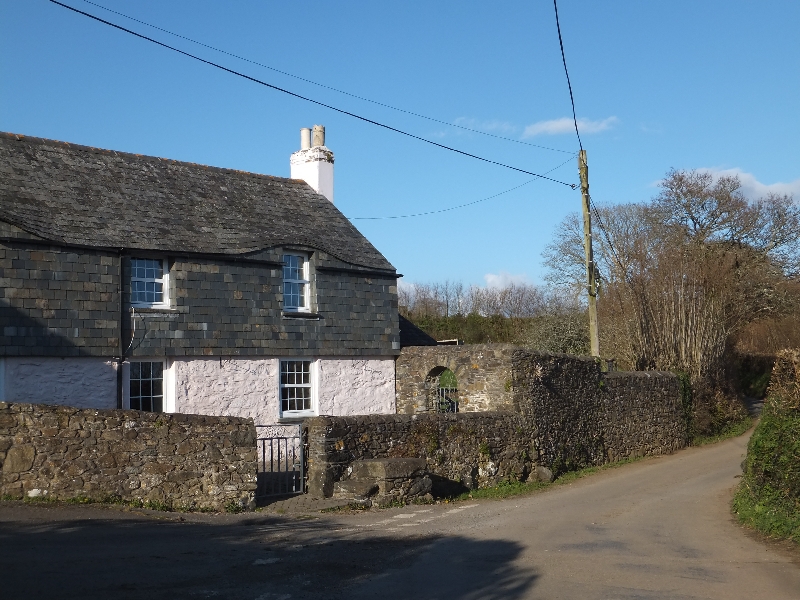 File:House at Broadmoor - geograph.org.uk - 2858113.jpg