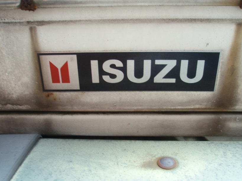 File:Isuzu old mark (Mark + wordmark).jpg - Wikimedia Commons