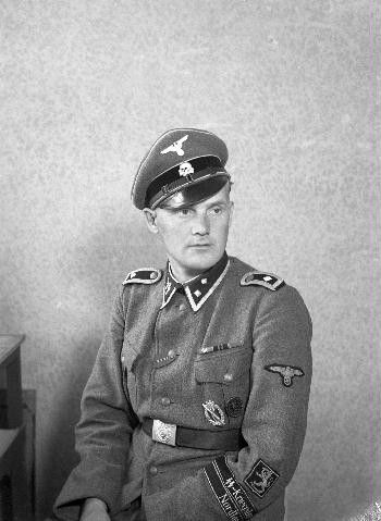 War correspondent Tyrkkö in uniform, 1943.