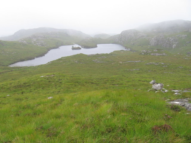 File:Loch nan Cadhaichean - geograph.org.uk - 216181.jpg