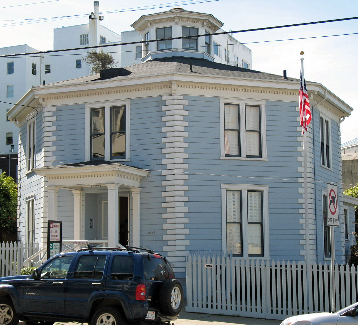 Photo of McElroy Octagon House