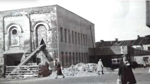 File:Reconstruction de la synagogue en bibliothèque.jpg