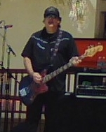 File:Reeve Oliver live at SDSU (cropped).jpg