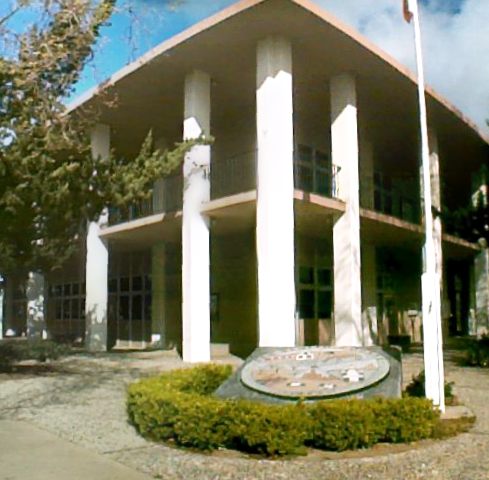 File:San Benito County Courthouse, Hollister, March 15, 2008.jpg