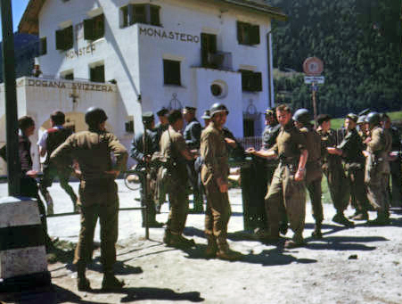 Die Schweiz im Zweiten Weltkrieg Swiss_border_1945