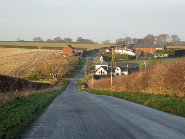 File:The road down to Deepdale - geograph.org.uk - 1083093.jpg