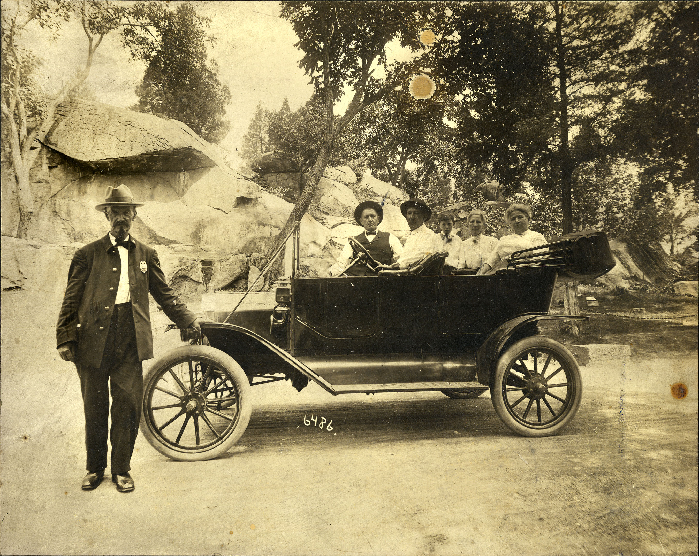 Первая машина жене. 1910 Model t Ford. Автомобиль Форд 1910 года. Форд 19 века. Форд 1900г.