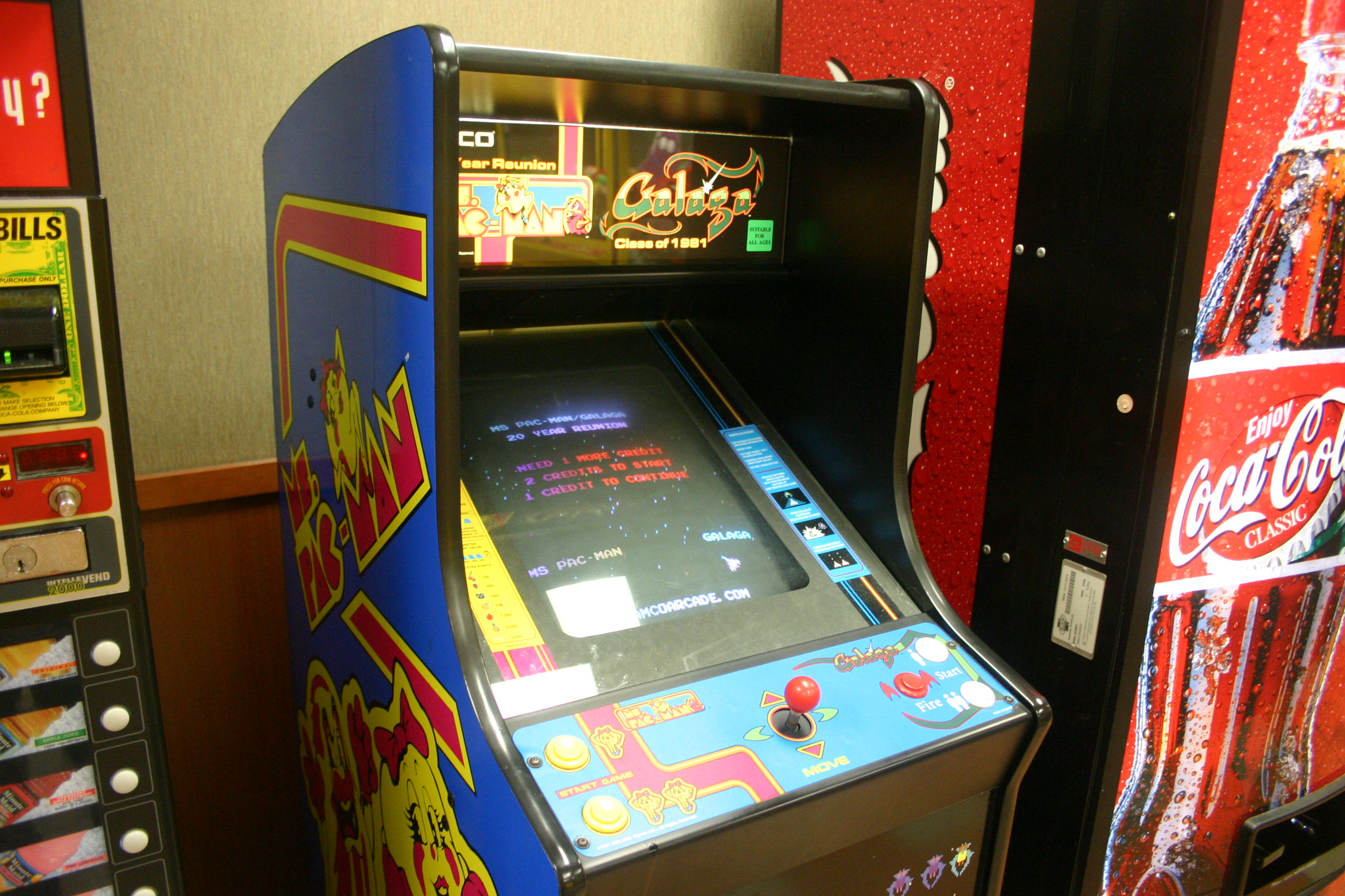 File Video Game Ms Pacman And Galaga Jpg Wikimedia Commons