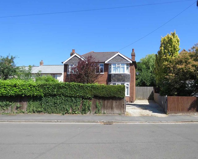 File:10 Hamilton Drive - geograph.org.uk - 5883220.jpg