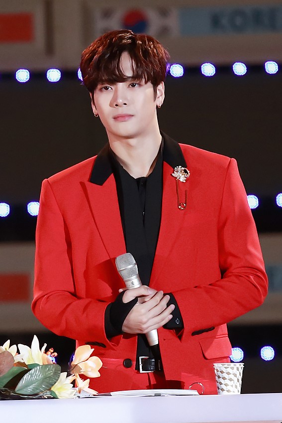 File:Jackson Wang performing at KBS Music Bank Incheon Airport Sky  Festival, 16 October 2015 01.jpg - Wikimedia Commons