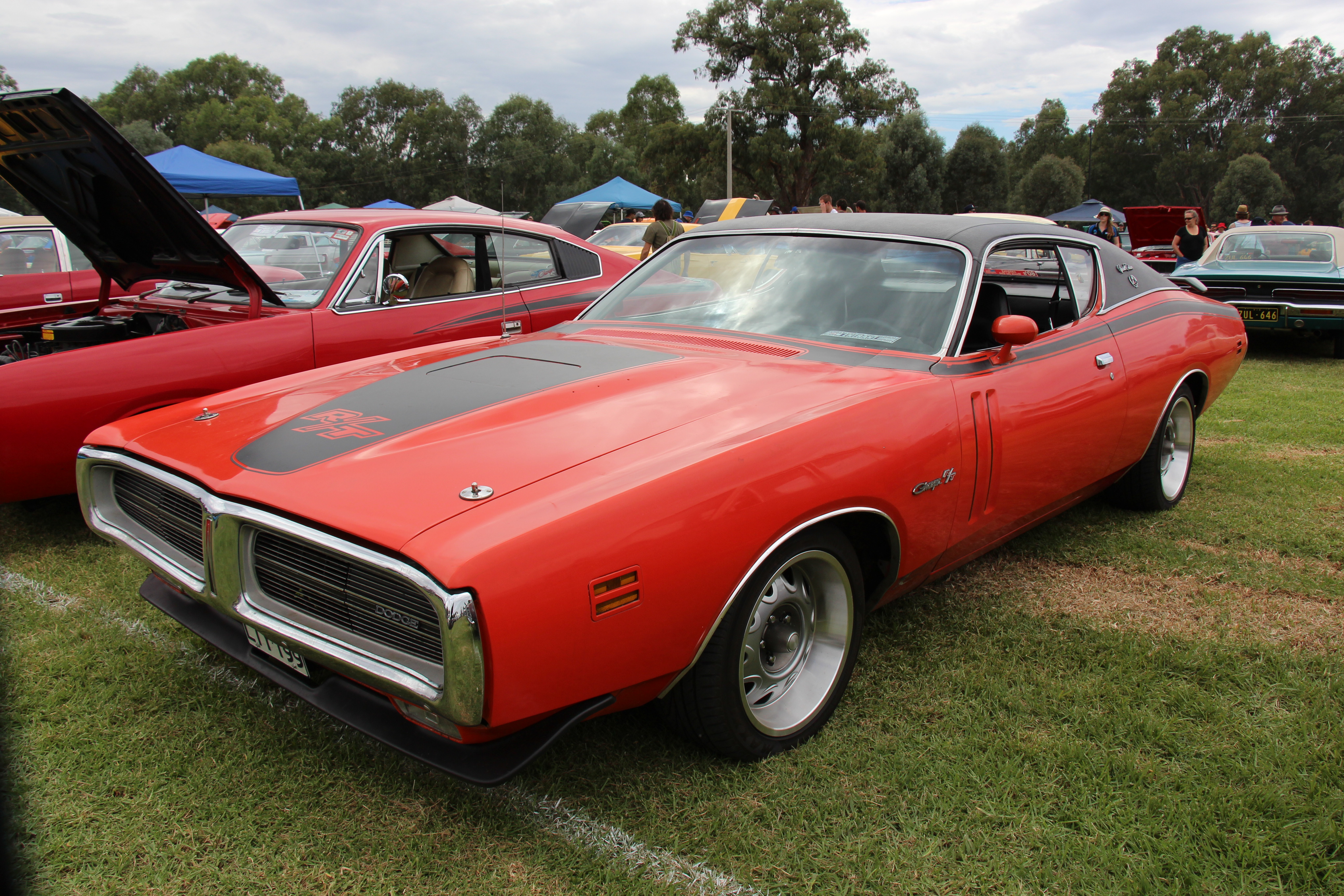 File:1971 Dodge Charger RT SE (13459663025).jpg - Wikimedia Commons