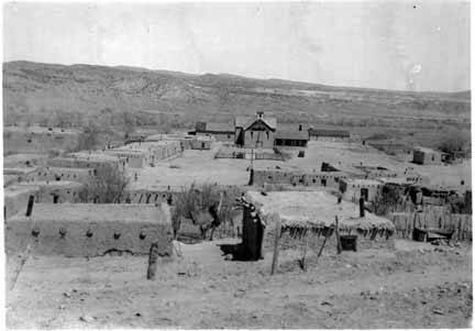 File:Abiquiu NM c. 1920.jpg