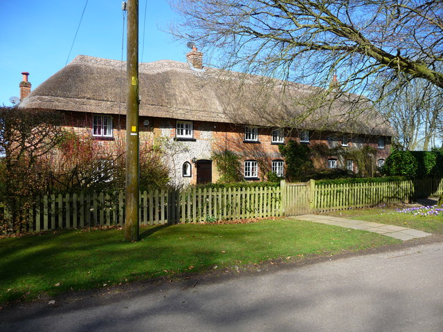 File:Ashmansworth - Thatched Cottage - geograph.org.uk - 1204696.jpg