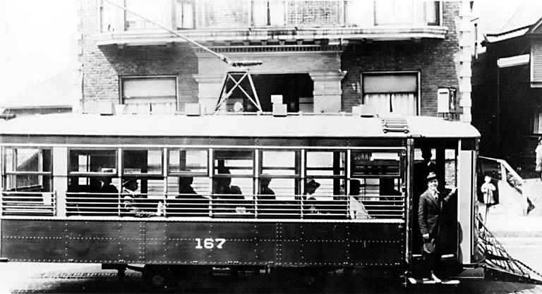 File:Birney streetcar on Summit Avenue, 1918 (SEATTLE 1507).jpg