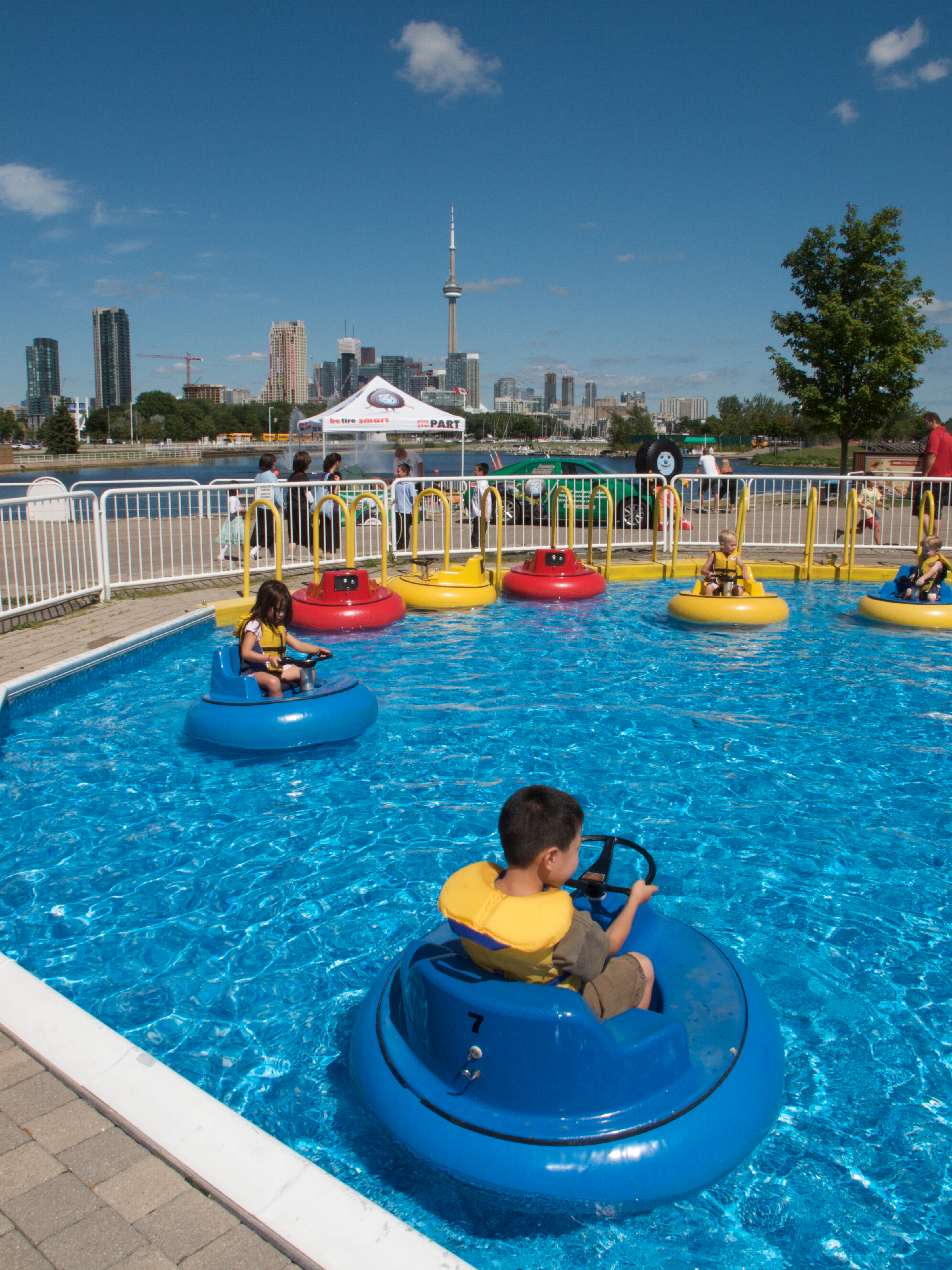 File Bumper Boats At Ontario Place 2009 Jpg Wikimedia Commons