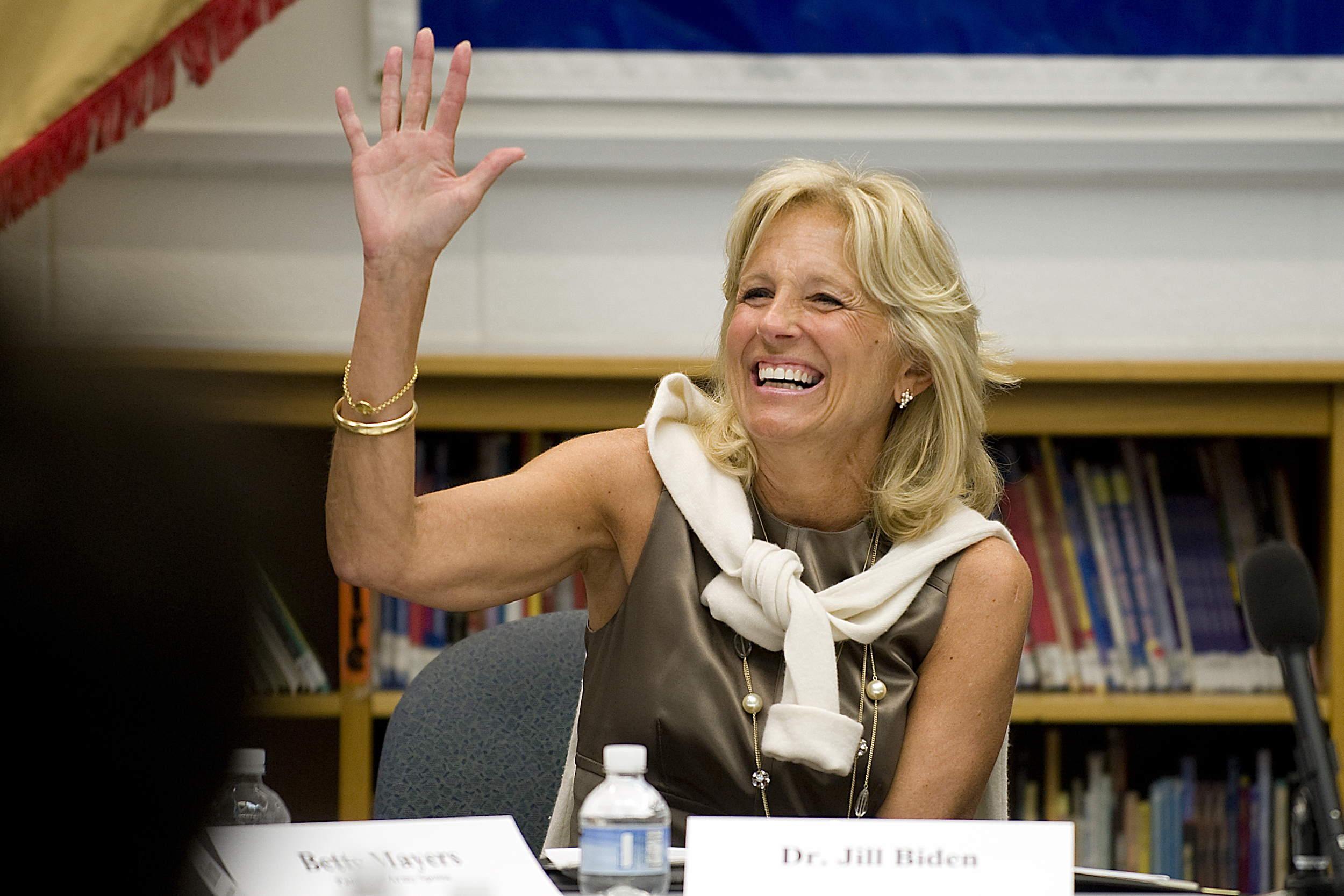 Jill biden. Джилл Байден. Джилл Трейси Байден. Джилл Байден фото. Жена Байдена Джилл Байден.