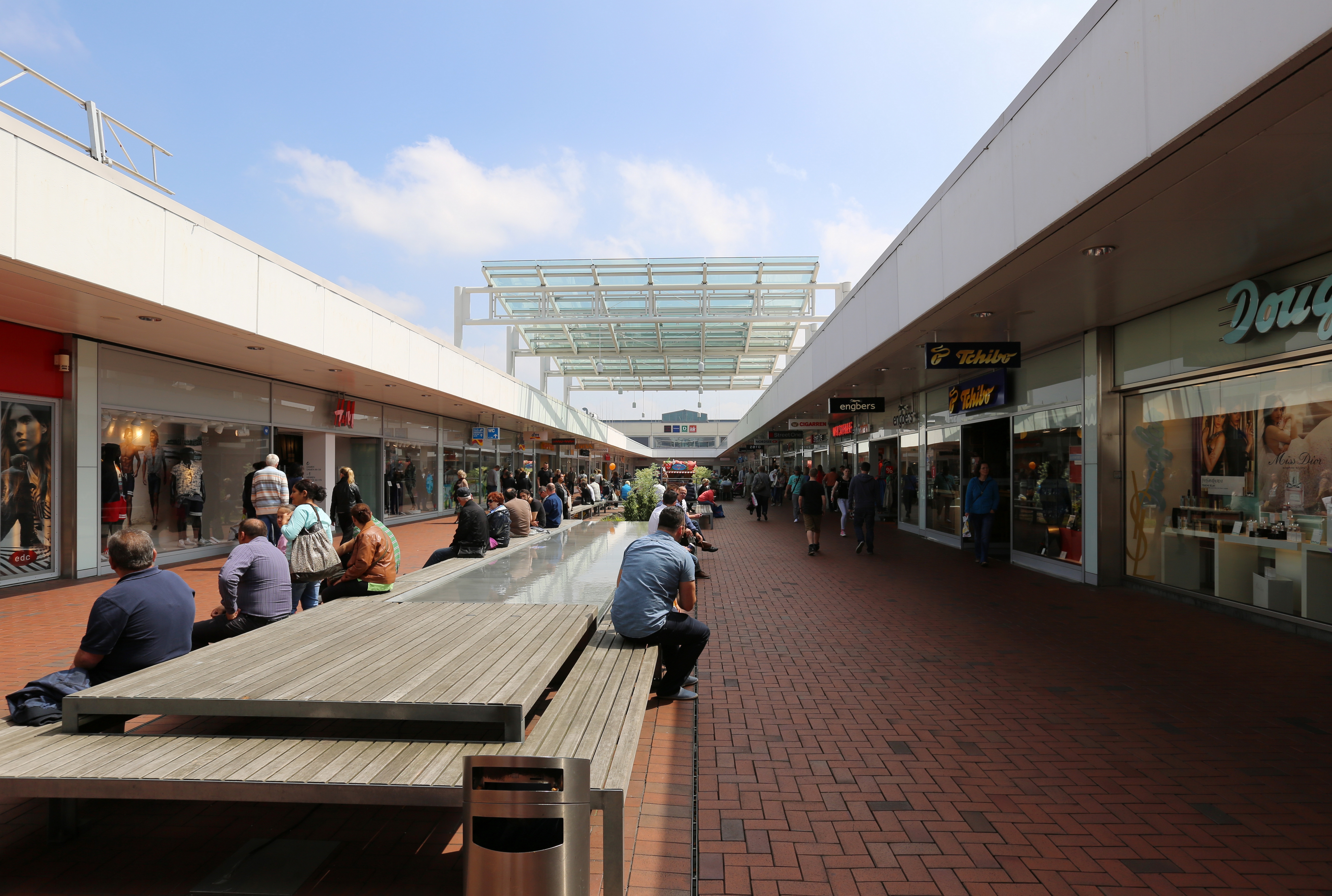 Commercial center Hürth, shopping mall